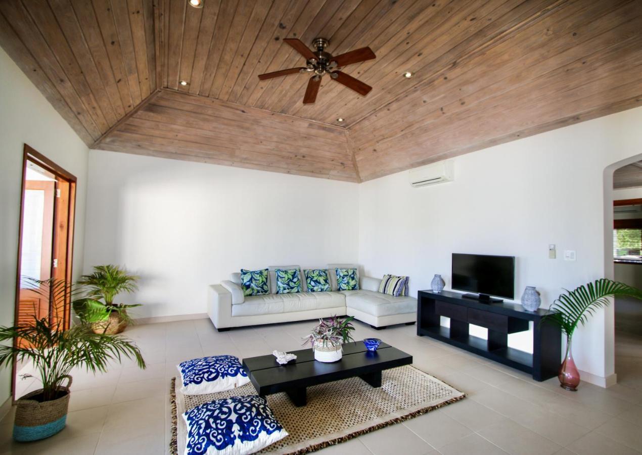 The Hideaway At Hughes Point Hotel Freetown Village Eksteriør billede
