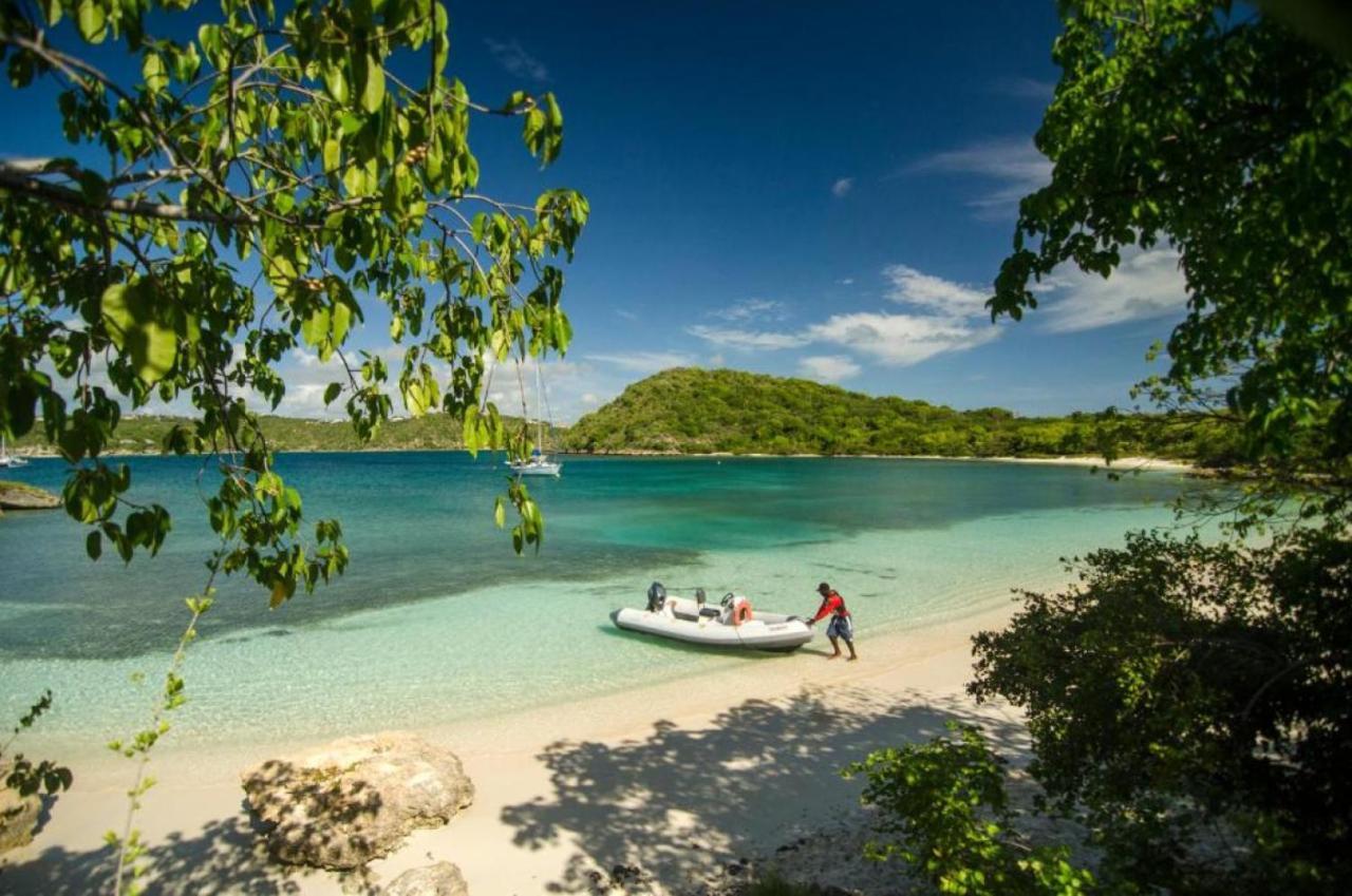 The Hideaway At Hughes Point Hotel Freetown Village Eksteriør billede
