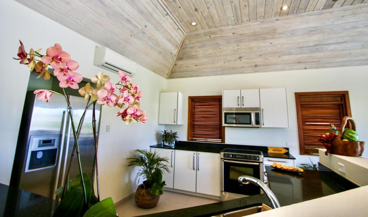 The Hideaway At Hughes Point Hotel Freetown Village Eksteriør billede